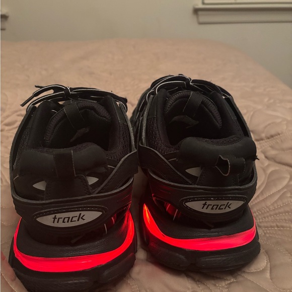 Balenciaga Track Runner LED - Picture 3 of 4